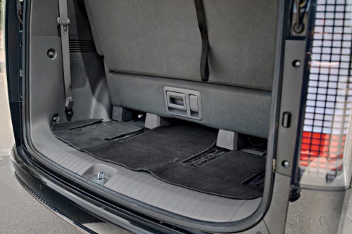 Image Hyundai Staria (6 мест)26