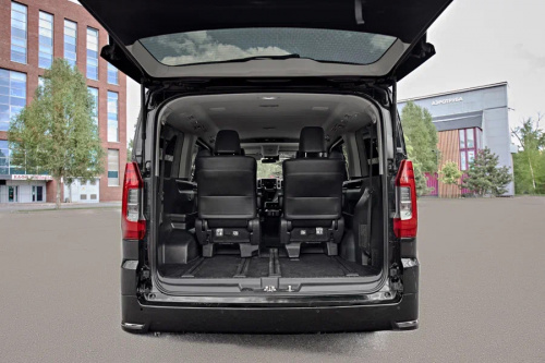 Image Toyota HiAce VIP (5 мест)27