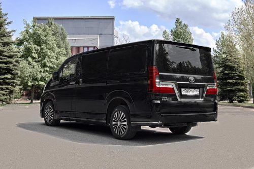 Image Toyota HiAce VIP (5 мест)6