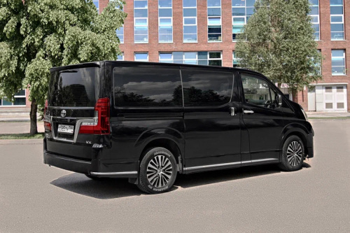Image Toyota HiAce VIP (5 мест)8